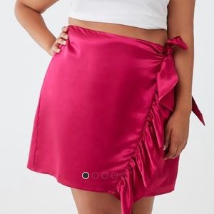 NWT-Plus Size-Forever 21 Satin Skirt